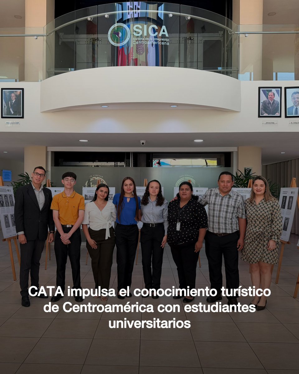 CATA_AgenciaCA's tweet image. #CATA abre sus puertas al conocimiento y la inspiración en la Casa de #Centroamérica a estudiantes de la Universidad Católica de El Salvador, quienes vivieron un recorrido formativo para conocer de cerca la riqueza, diversidad y valor turístico de la región.