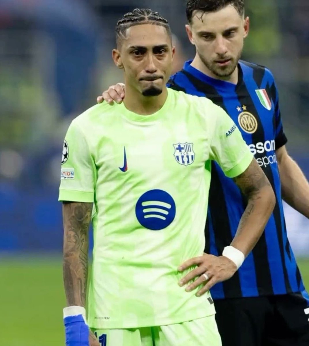 (fan) Danik tweet media