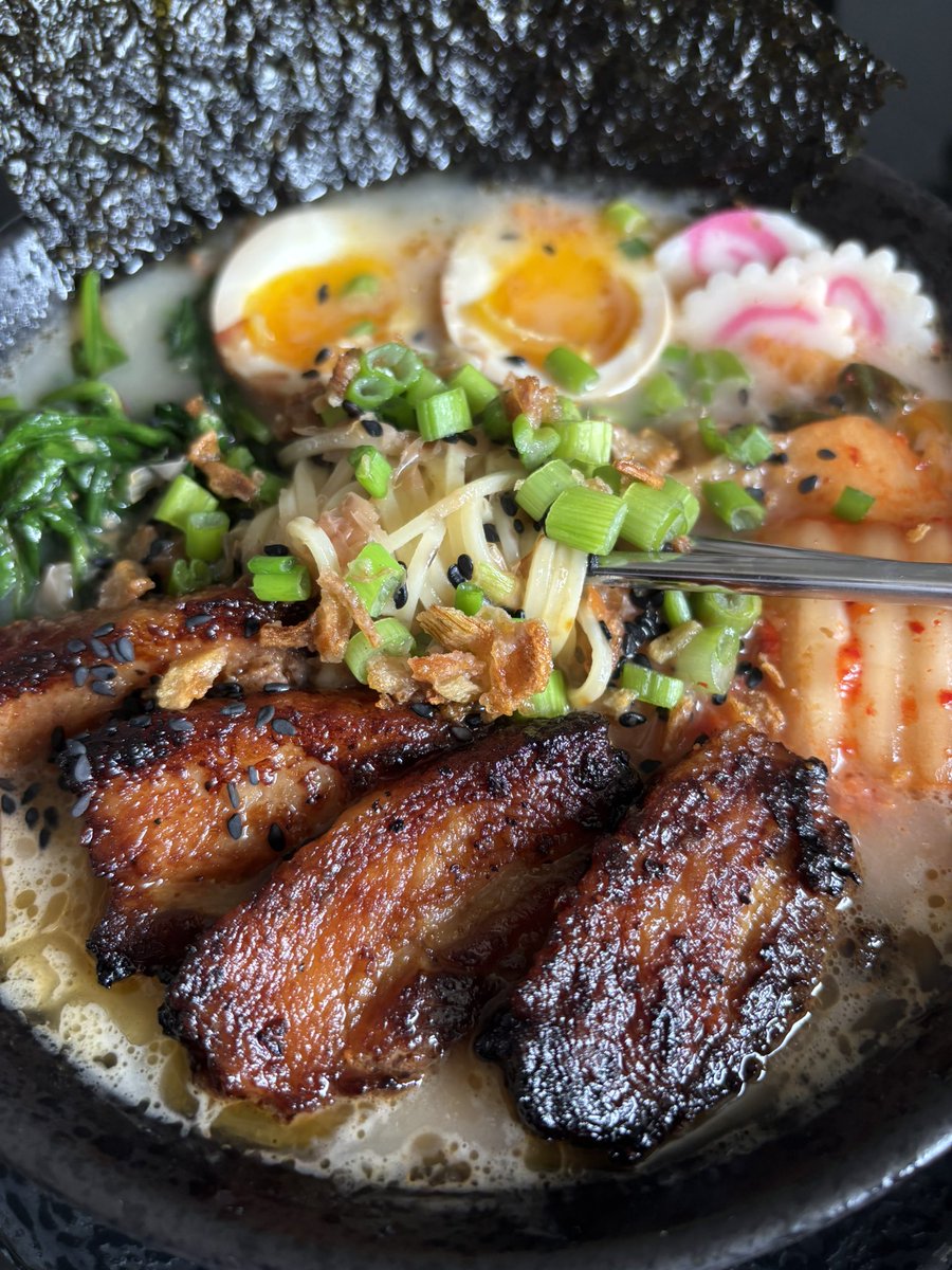 sheefymcfly's tweet photo. I be making ramen at the crib 🍜 https://t.co/7YSwYqjSiD