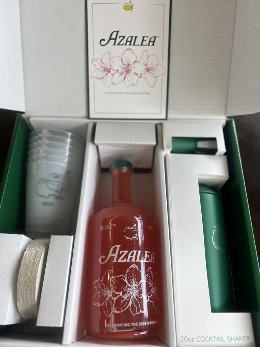 carminita78's tweet photo. Well this fun box’s arrival has eased the “pain” of having to leave ⁦@TheMasters⁩ early this year 🌺 https://t.co/oS9h4Ul4EN