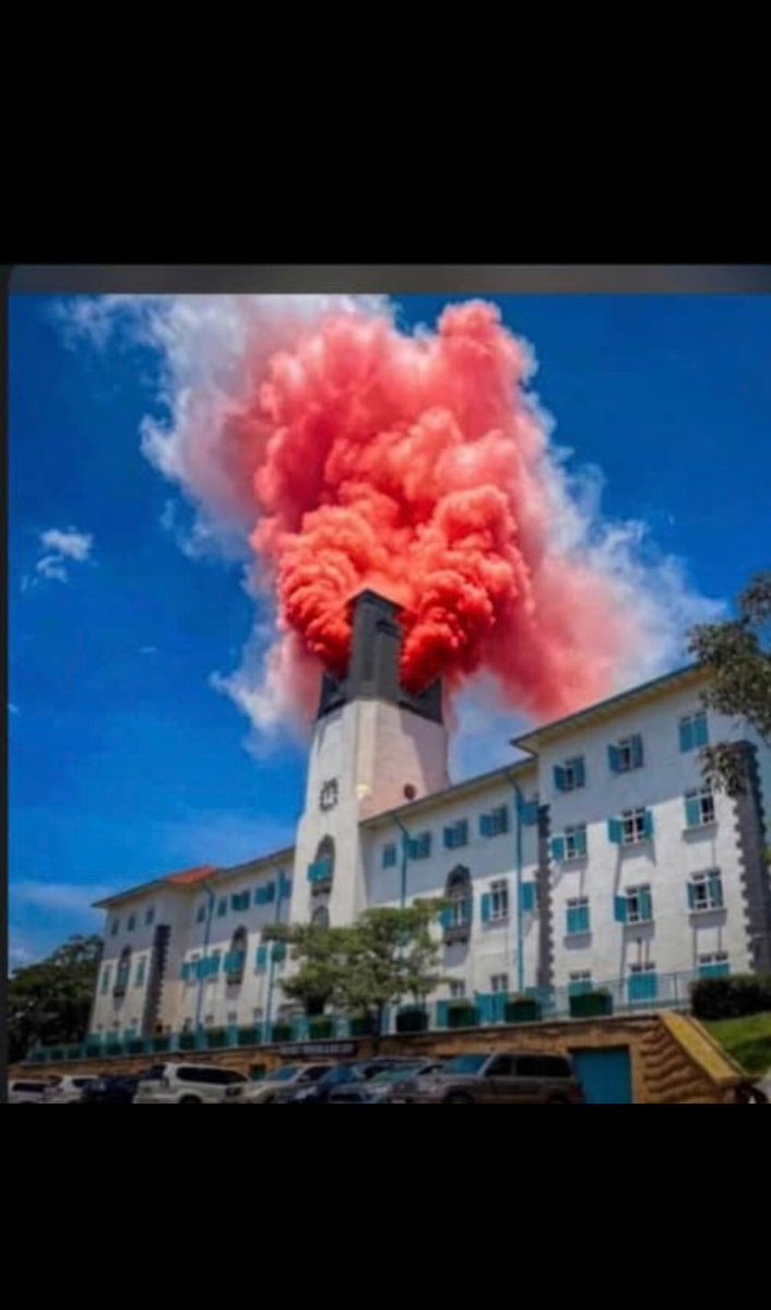 BrightJoel10's tweet image. Banangee help me understand 

WHO IS NAWANGWE BEFORE I LAUGH AT HIM OR HER 🤣🤣🤣🤣🤣🤣🤣🤣🤣🤣🤣🤣

NAWANGWEE ZIIIIIIIIII 
NAWANGWEEE ZIIIIIIIIIIIII 
🤣🤣🤣

92nd Guild President KADONDI GRACIOUS ❤️
#NoCuddles