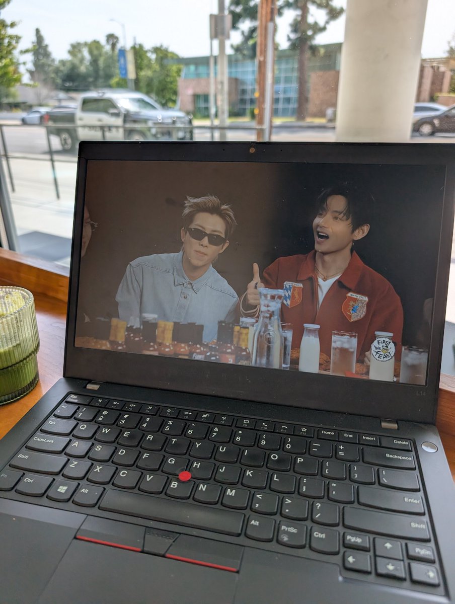 my ass is not studying 😭😭😭