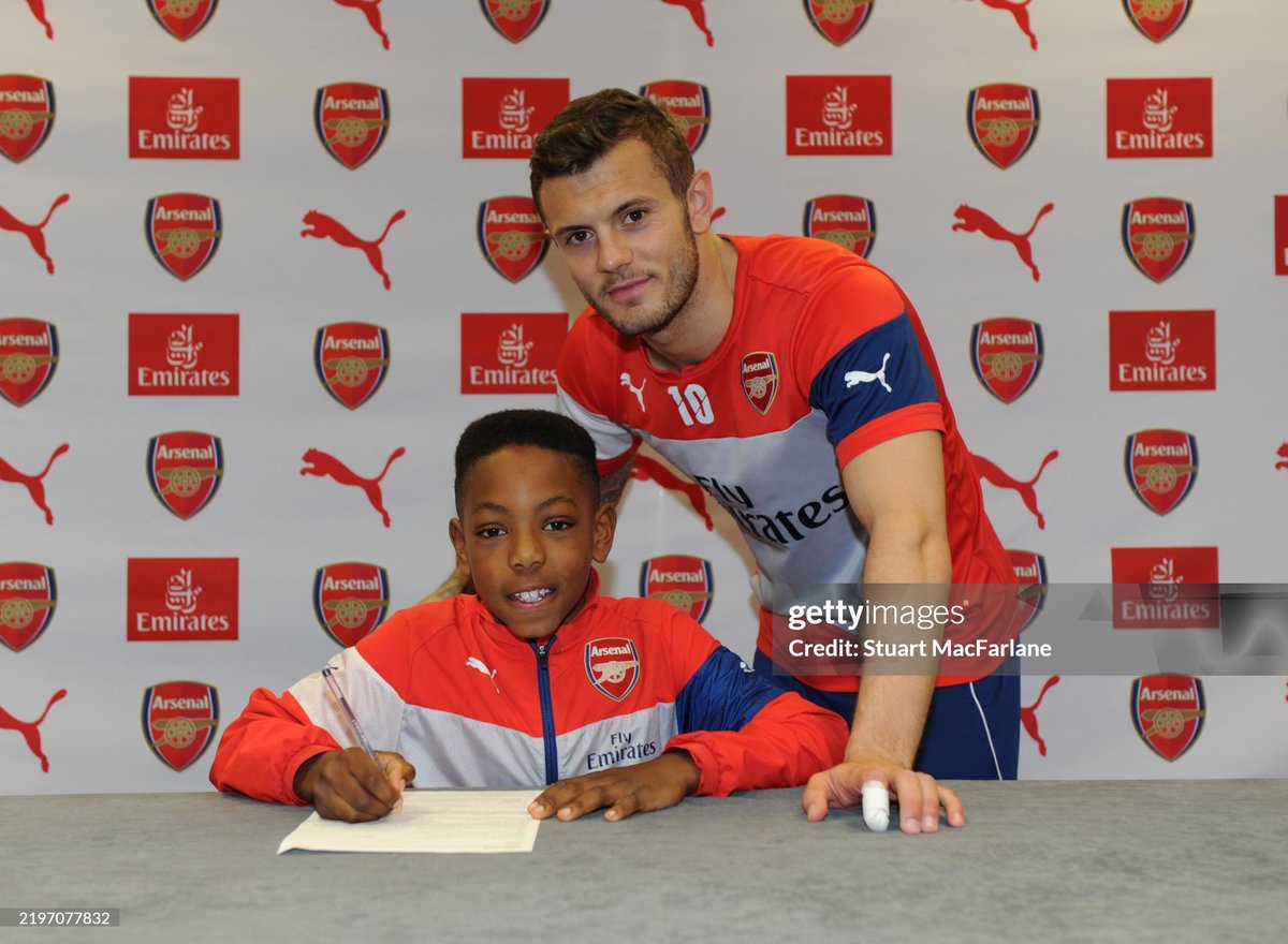 Throwback Arsenal tweet media