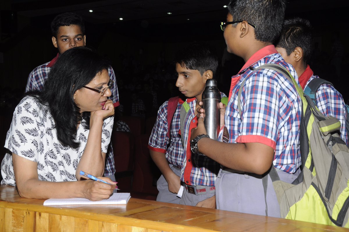 archanasharmagv's tweet image. Kick off  #BBLC2026 with first the Masterclass on *Fri, Apr 10 @630pm IST* We answer your questions, registration process proposal submission assessment criteria: Dr Jorge A. Villa-Vélezm@vinitasharat
tinyurl.com/MasterClass-BB… #STEMEducation #ParticlePhysics #CERN
@lifelabfoundat1