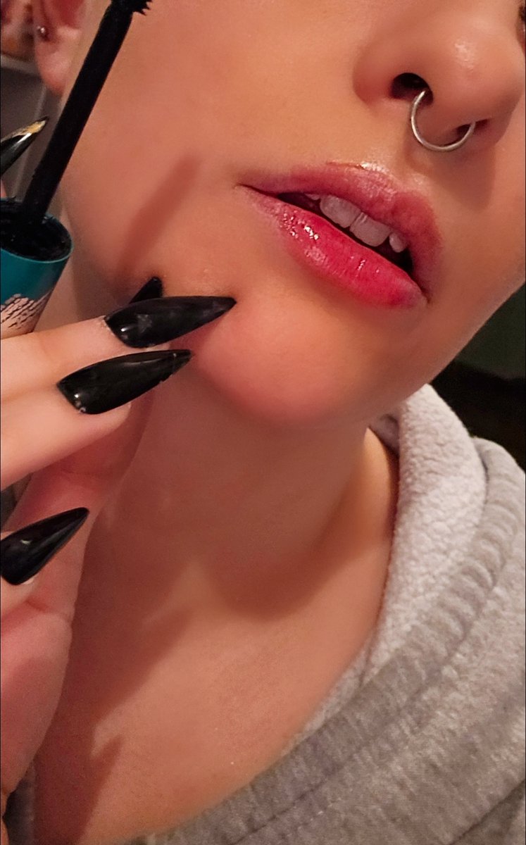 TheSinfulRitual's tweet photo. Its Thursday..... 

What would you do with this mouth. 

https://t.co/U9U2RUbauS 
https://t.co/HXAYOI8Tib 

#nsfw #OFModel #adult #model #sex https://t.co/A3ckFMWAEM