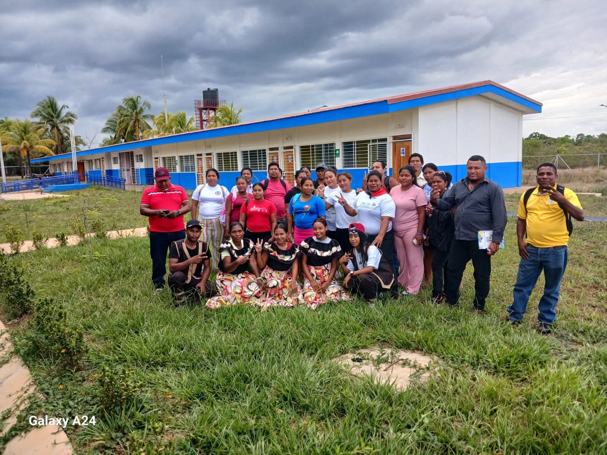 𝗨𝗡𝗜𝗖𝗔𝗠 | URACCAN, extensión  Waspam, realizó el acompañamiento en el lanzamiento de UNICAM en la comunidad de Francia Sirpi, promoviendo la apertura de la carrera de Licenciatura en Inglés.

#somosURACCAN
