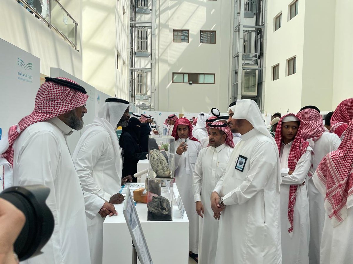 جانب من مشاركة الجمعية يومي الأربعاء والخميس في ملتقى التوجيه الطلابي الثالث بـ #ادارة_تعليم_المدينة، حيث شهد ركنها التوعوي إقبالًا من الطلاب والطالبات، جرى خلاله تقديم محتوى يسلّط الضوء على أضرار التدخين، ويعزّز الوعي؛ لبناء جيلٍ واعٍ بحاضره ومسؤولٍ عن مستقبله