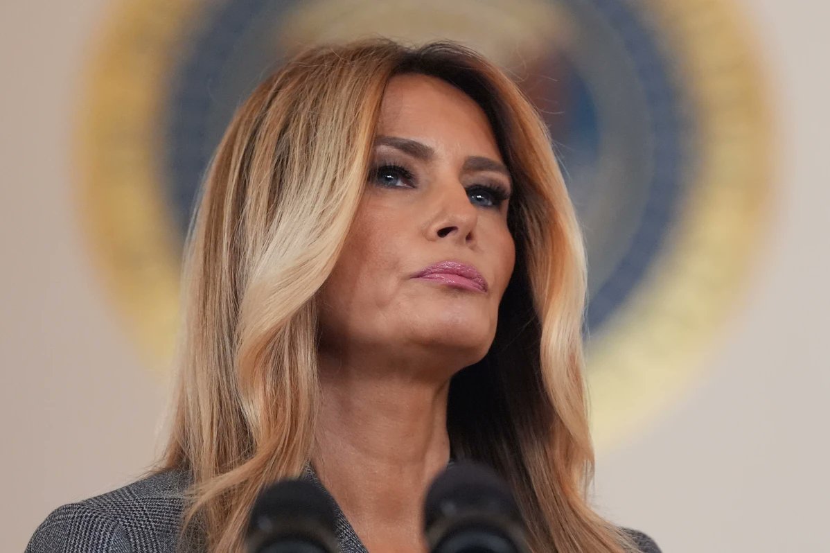 Sassafrass_84's tweet image. Beautiful Flotus Melania Trump.  She is such a huge upgrade from the last administration. 

Queen vibes. 

If you haven't watched Melania on prime video, you should. 

I loved it.