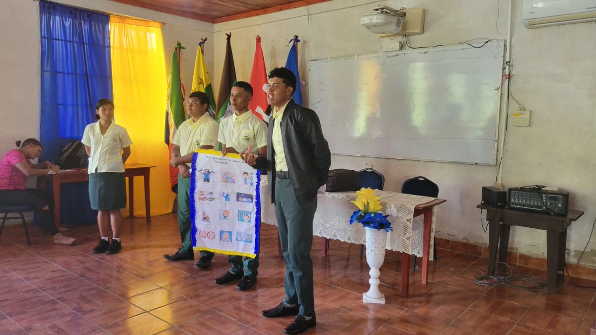 𝗖𝗢𝗡𝗩𝗘𝗥𝗦𝗔𝗧𝗢𝗥𝗜𝗢 | URACCAN extensión Waspam se amplió un conversatorio con los estudiantes de nuevo ingreso sobre la adopción de estilos de vida saludables, a través de un conversatorio participativo que fomente el conocimiento.

#somosURACCAN