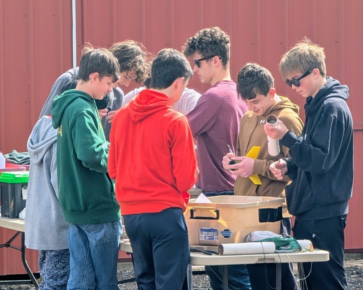 stvmirish's tweet image. #STVM #RocketTeam soared to new heights! 🚀✨
On March 29, their rocket reached an incredible 777 feet —showing off all the creativity, skill, and teamwork that went into building their rockets. Four impressive launches made this season one to remember! ☘️
#STVMFamily #IrishPride