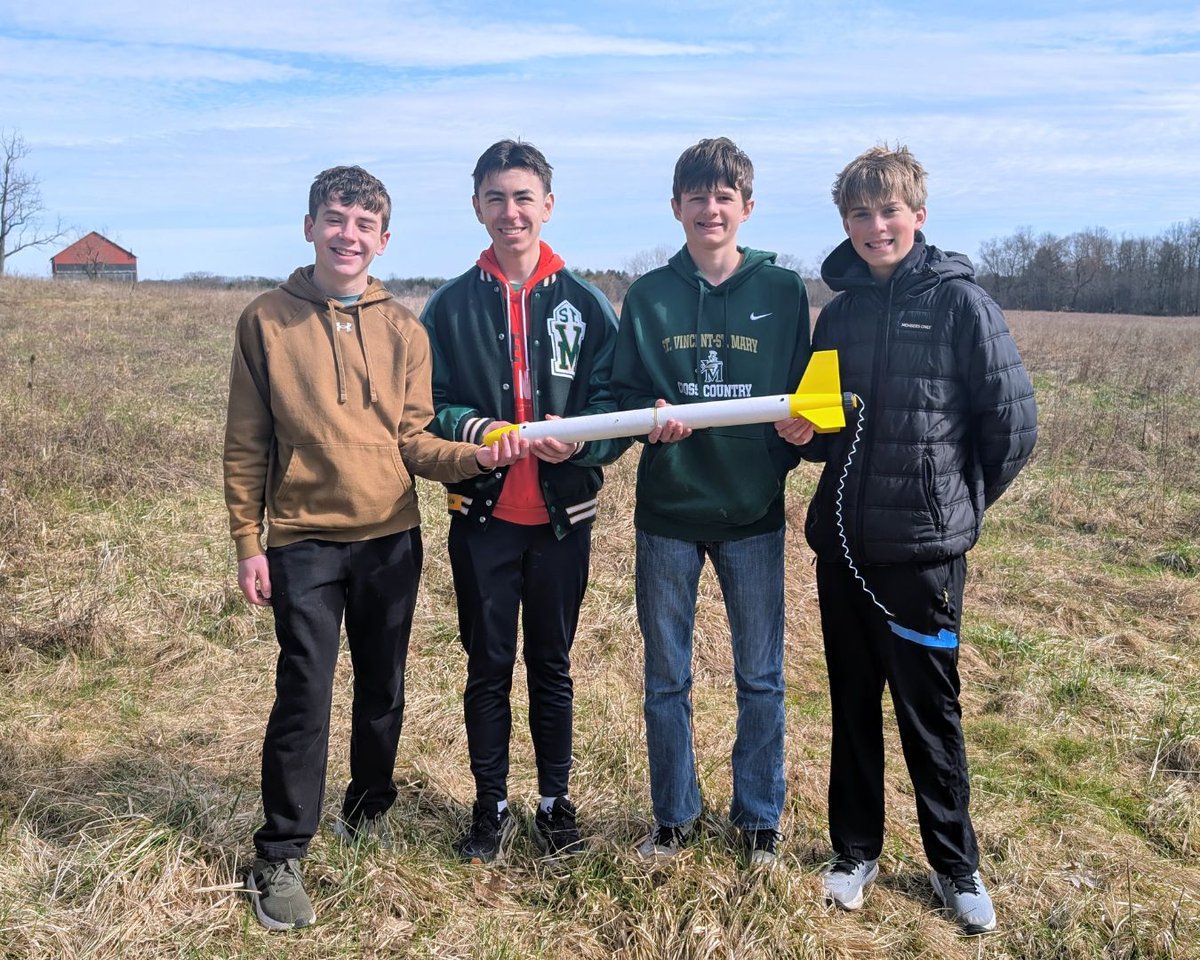 stvmirish's tweet image. #STVM #RocketTeam soared to new heights! 🚀✨
On March 29, their rocket reached an incredible 777 feet —showing off all the creativity, skill, and teamwork that went into building their rockets. Four impressive launches made this season one to remember! ☘️
#STVMFamily #IrishPride
