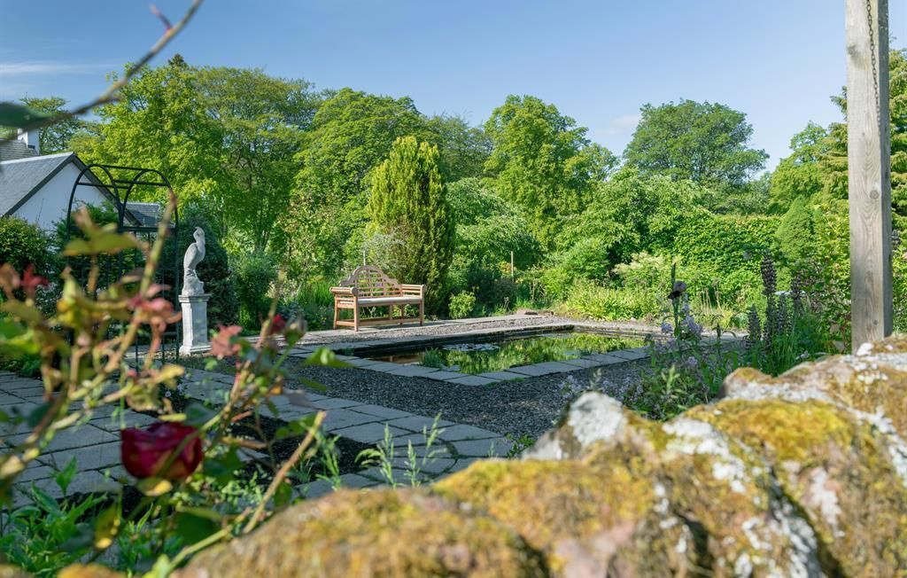TheHolidayCots's tweet image. 🏡 Escape to Culdee Cottage 🏡

The extensive garden, shared with the owners, provides plenty of seating to relax and enjoy the local wildlife, including regular visits from red squirrels. 🐿️

🛏️ Sleeps 4
theholidaycottages.co.uk/Perthshire/179…

#CuldeeCottage #CountrysideEscape #MountainViews