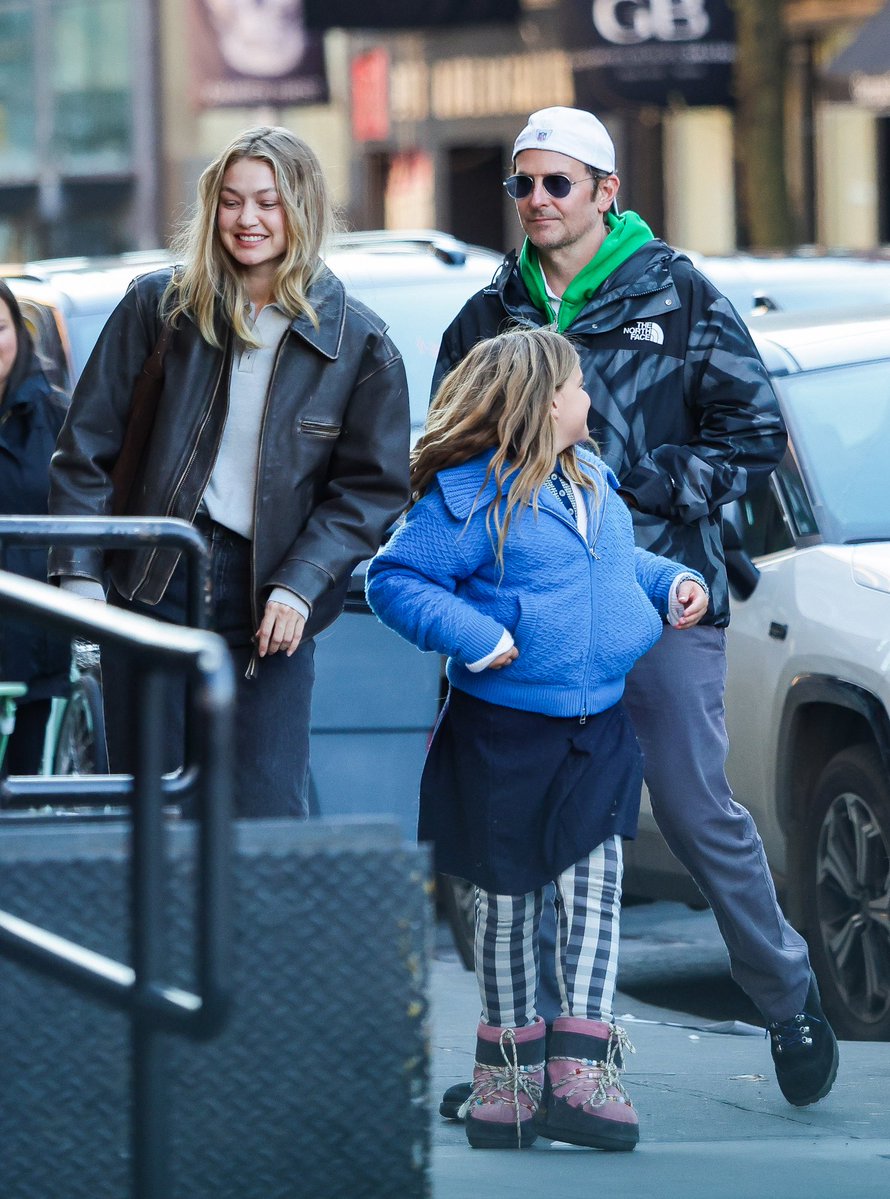 Gigi Hadid Media tweet media