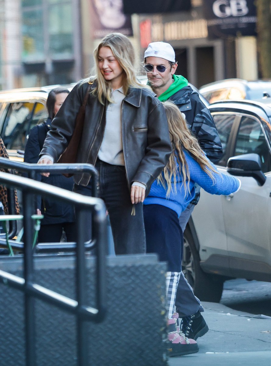 Gigi Hadid Media tweet media