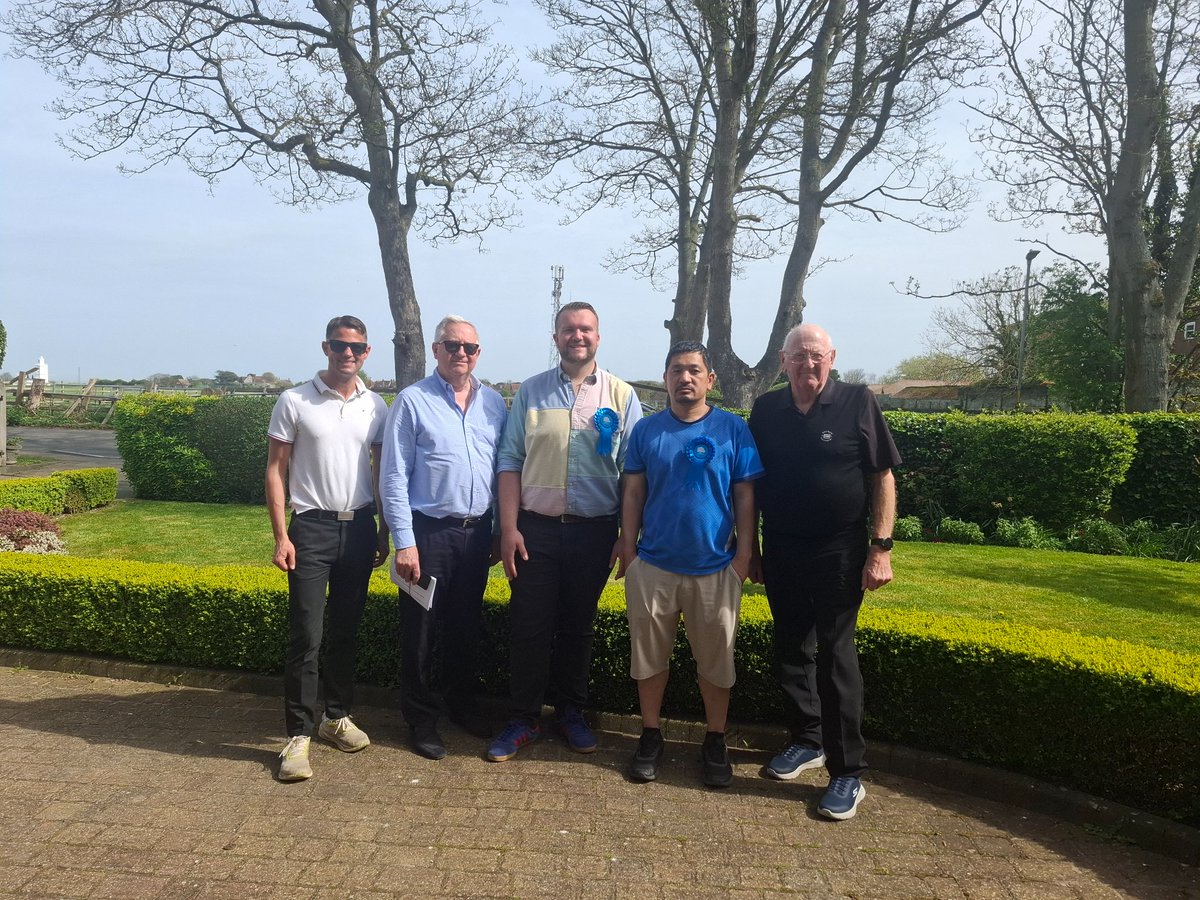 MartinMPotter's tweet photo. A good day on the doorsteps getting the vote out for Charlie Leys in the Cliftonville by-election. I have to say the place looked particularly beautiful in the warm sunshine today. 

Best of luck to Charlie for tonight after a hard-fought campaign! 👏 https://t.co/wGjzEcxjFS