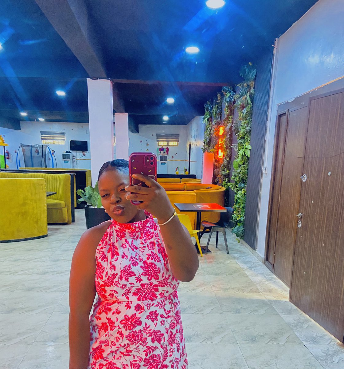 MopelolaLove1's tweet photo. If you ever doubt love exists, 
look at me;
God never stopped loving me💕 https://t.co/T4CQ2YBxei