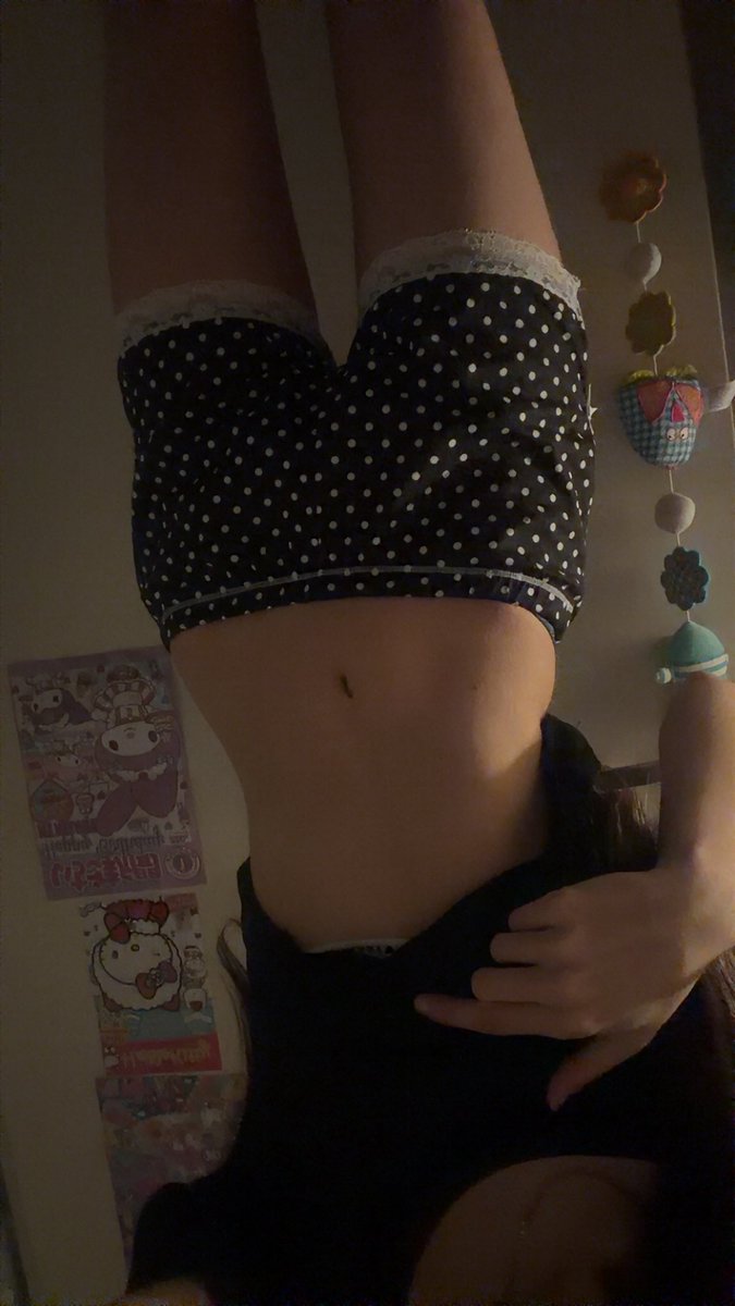 autisticloser22's tweet photo. felt like bodychecking ^_^ https://t.co/P2P4diFoin