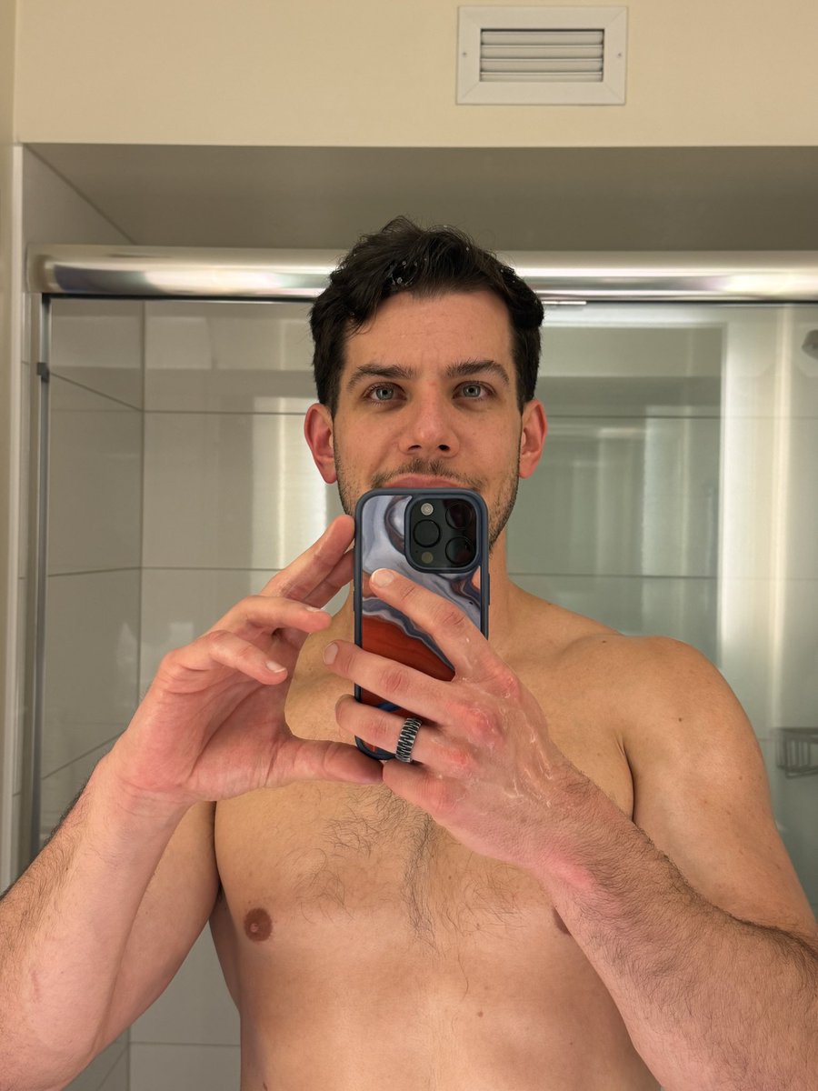 TeddyGraham tweet media