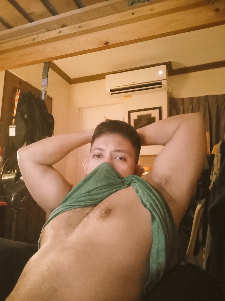NiNsKaDOo's tweet photo. Ang Efficacent Oil. Bow. https://t.co/zAT4Xff51i