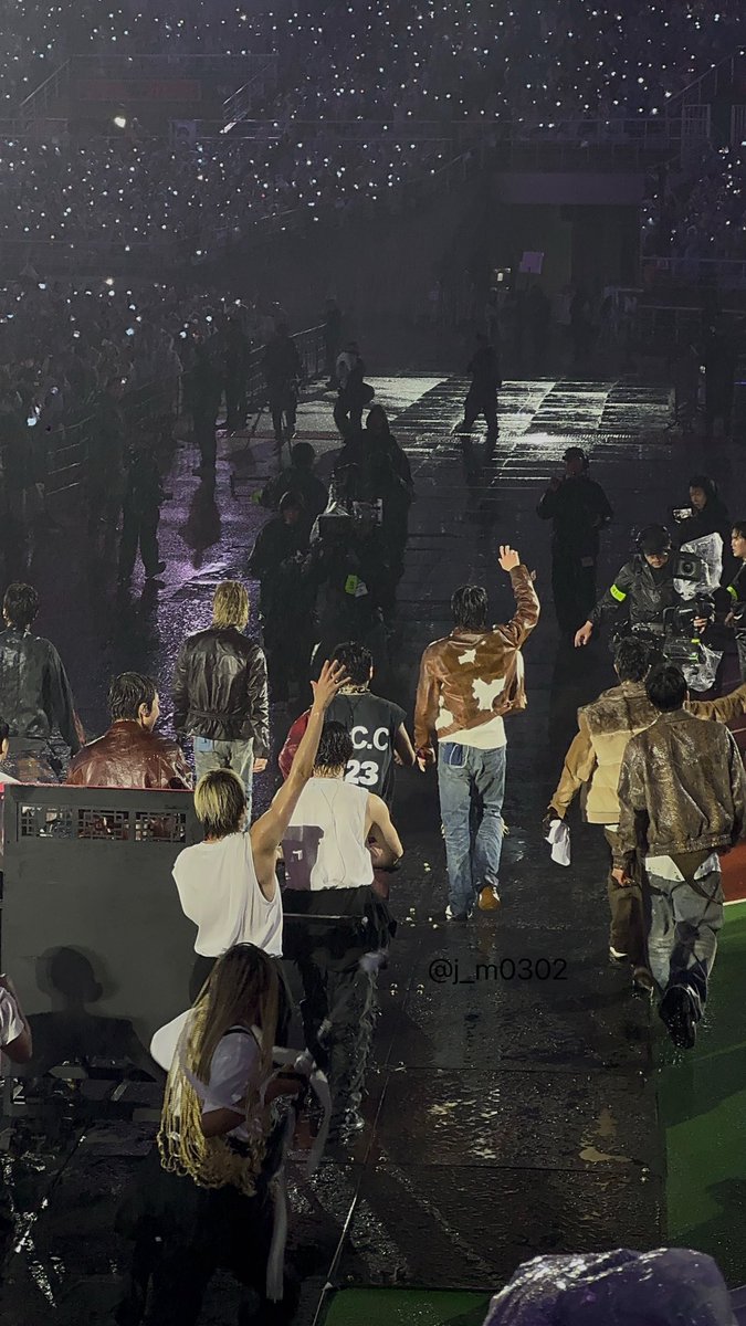 j_m0302's tweet photo. 7ㅠㅠㅠㅠㅠㅠㅠ
king is come back https://t.co/p89O03QwFo