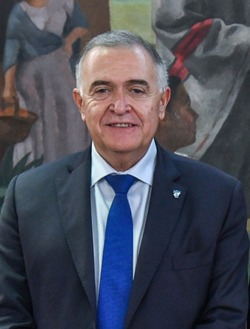 Osvaldo Jaldo, gobernador de Tucuman, llego a la gobernacion gracias al PJ, pero ahora vota a favor de la modificacion de la ley de Glaciares, a favor de las mineras, y nos enteramos que obtuvo un credito a tasa subsidiada de unos $ 300 millones del BN. La mierda nos va a tapar