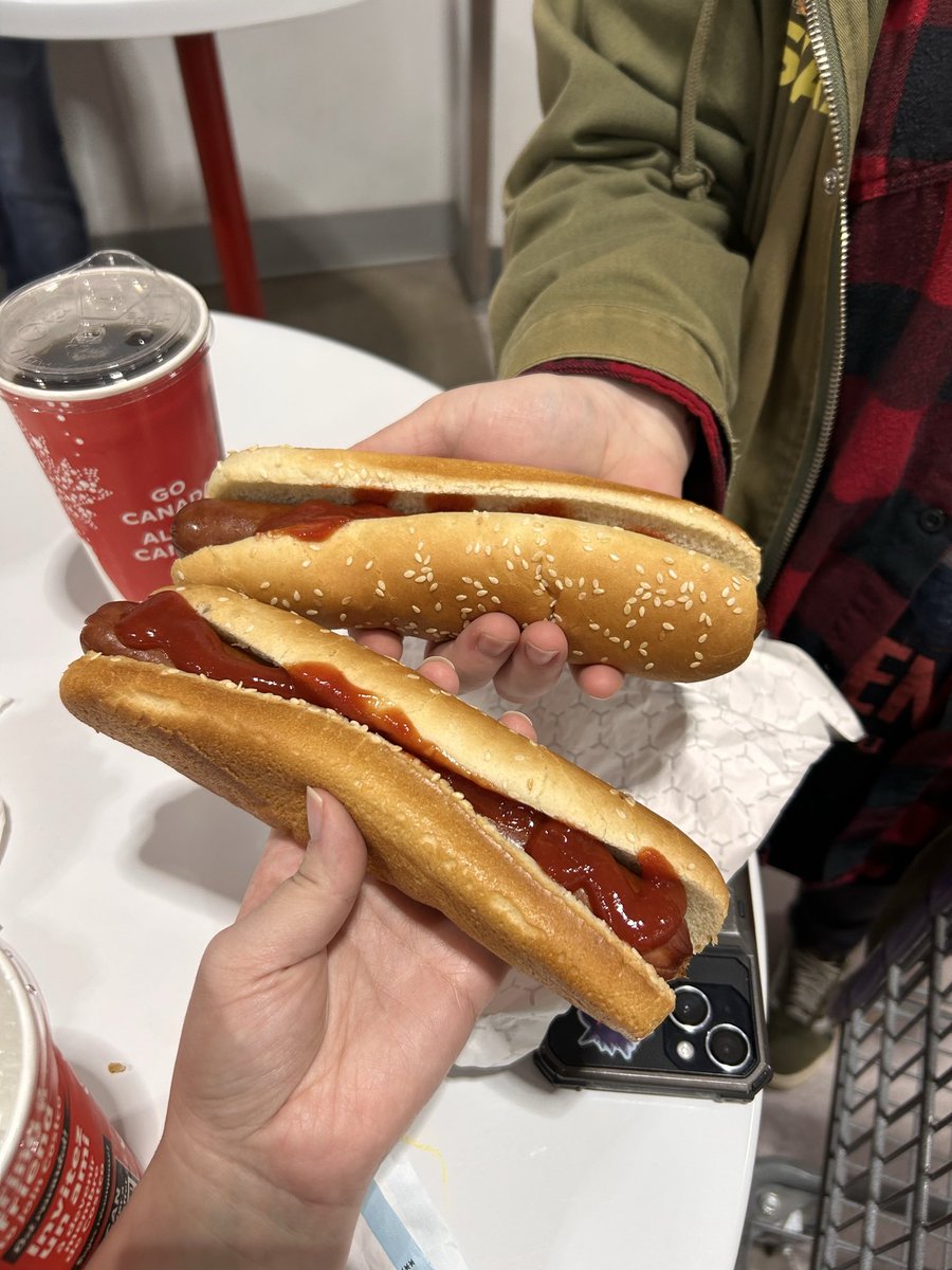 meg 🖤🗡️ tweet media