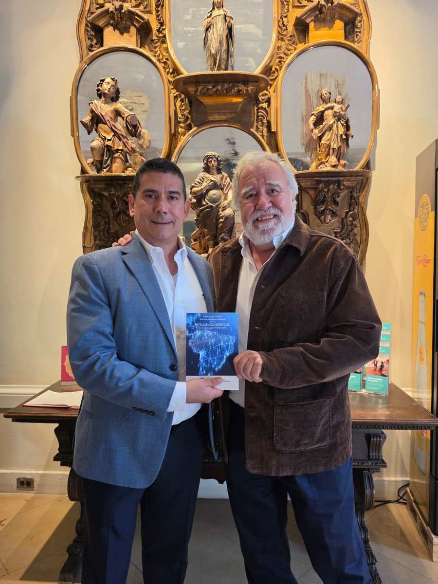 WhiteBxProject's tweet photo. White Box Project Group presentó el libro “IA, Concepciones para América Latina” al Embajador de México ante la OEA, @A_Encinas_R, en @MisionMexOEA.

Reflexionamos sobre la importancia del uso ético y responsable de la IA en la sociedad y el sector público, así como la necesidad de impulsar un diálogo colectivo desde América Latina.

🔗 Libro:
https://t.co/akd6w663pi

#InteligenciaArtificial #IAEtica #AmericaLatina #TransformacionDigital #OEA