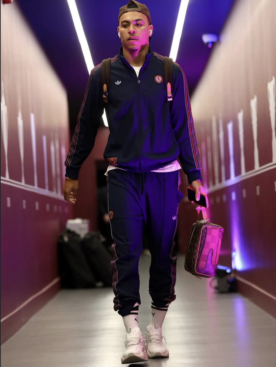 MegaPSG_'s tweet photo. 🚨 Le PSG est entré dans une course pour Morgan Rogers 🏴󠁧󠁢󠁥󠁮󠁧󠁿 avec Arsenal, Chelsea et Manchester United !

Pour s’attacher ses services, un montant initial d’environ 100M€ pourrait être demandé par Aston Villa pour débuter les enchères.💰(@JBurtTelegraph) https://t.co/CCzKsQaWgW