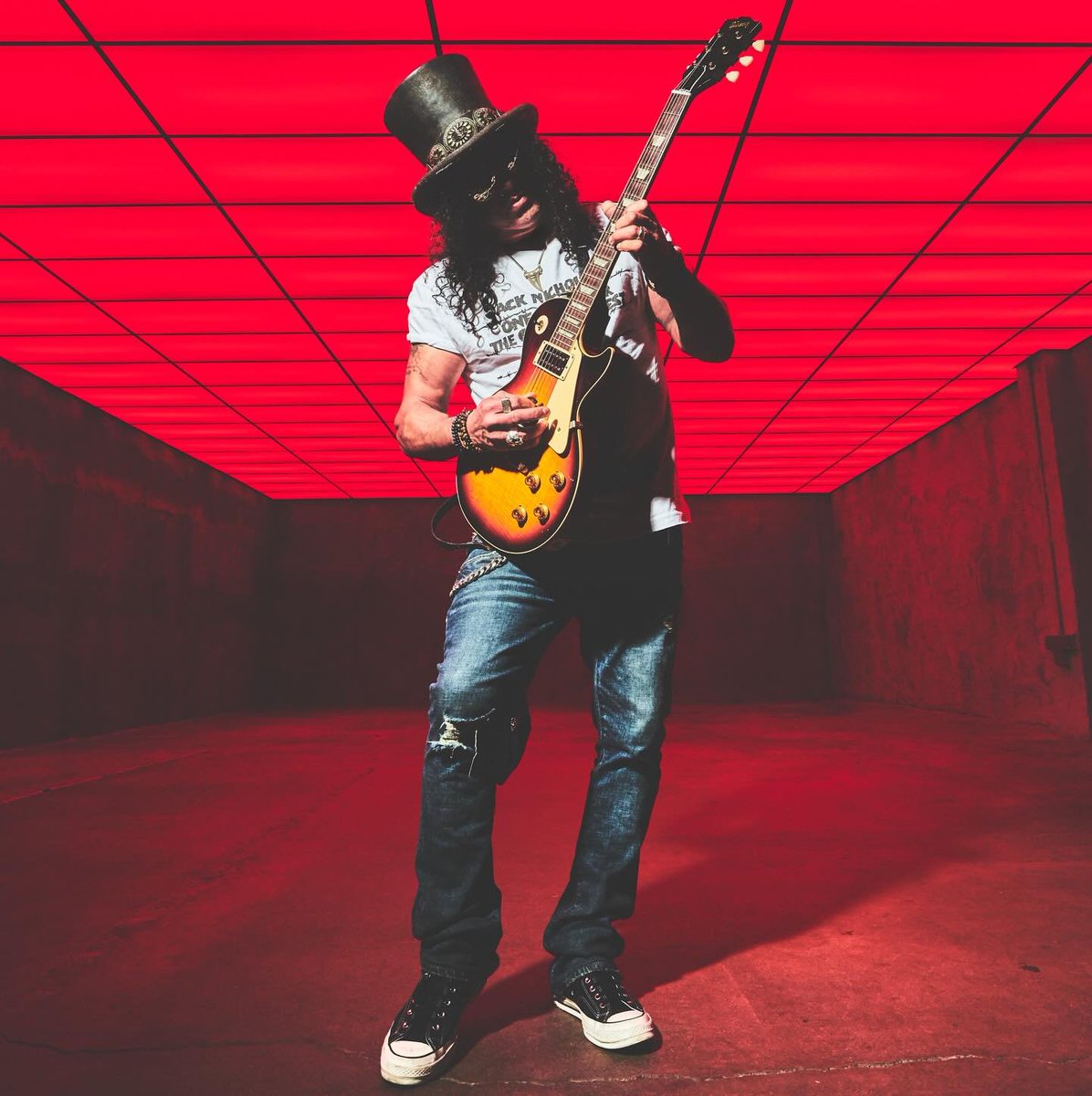 SlashArmyPL's tweet photo. Killer photo of @Slash by Keilen Photography https://t.co/GXu3DT8yOo