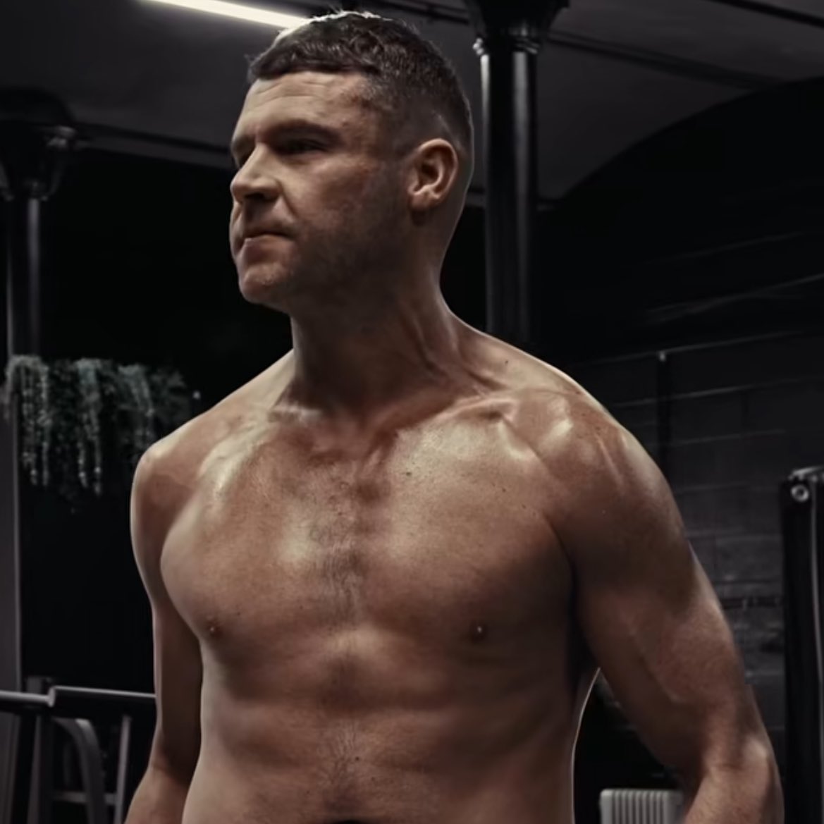 miss_kattz's tweet image. Robert Sugden drooling all over his farm overall while his husband works out, alright. 
#robron