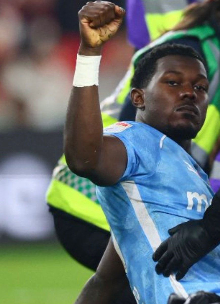 🅹🅾 🅲🅷🅰🅼🅱🅴🆁🅻🅰🅸🅽 🏴󠁧󠁢󠁥󠁮󠁧󠁿👕🇬🇧 tweet media