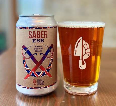 _radiumonsen's tweet photo. 【新世界の包丁屋さん×銭湯タイアップ】
商品名:SABER(サーベル)ESB
スタイル:ESB (Extra Special Bitter)
アルコール度数:5.5%
穏やかな苦味がモルトの甘みを引き立てており、派手さはないけれども、飲むほどに深みを感じるクラシックな味わいです
#BladeFactoryBrewing
#タワーナイブズ大阪 https://t.co/aWiGVJ8fMb