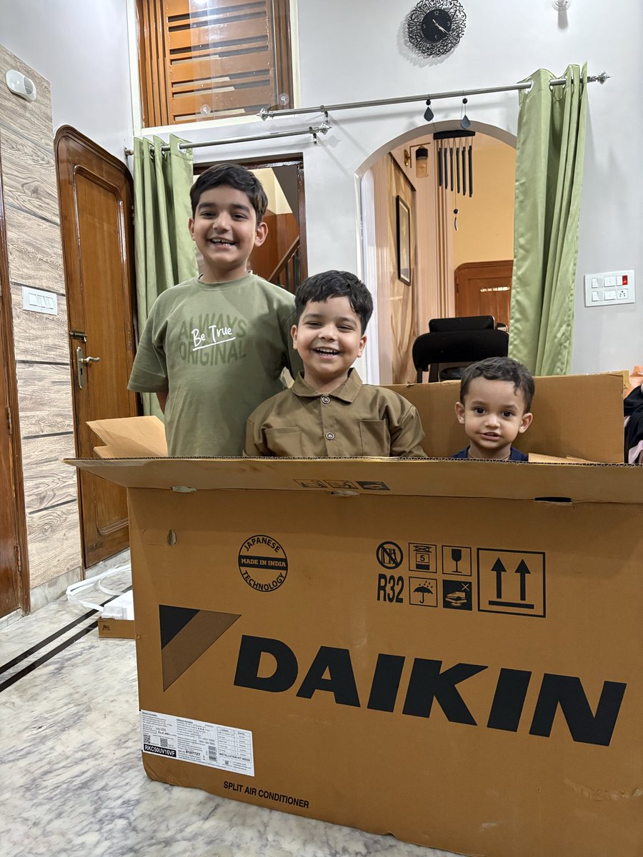 shobi92004's tweet photo. @DaikinIndia waiting for summers! https://t.co/YqQJXxM65Z