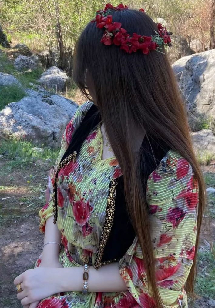 Q___r_22's tweet photo. .....
"غادَرت وكأنها لاتحمل أي مشاعر تجاه المكان، هذا ما يفعلهُ المرء عندما يشعر بأقل مما يستحقه." https://t.co/M5XcpRD1Je