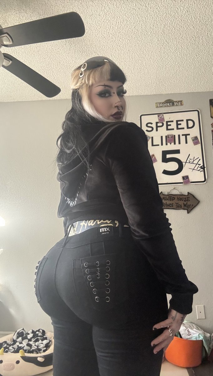 Bae (@foreverbaella) / Posts / X