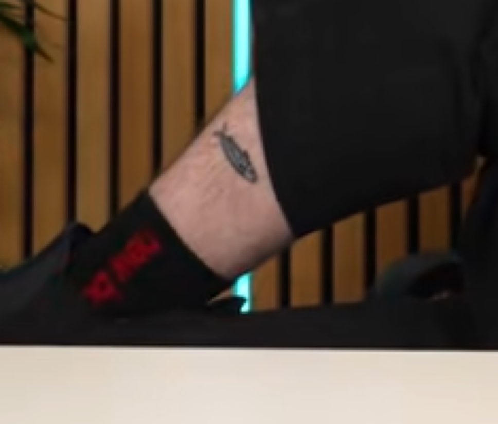 ems🧑‍🦲 tweet media