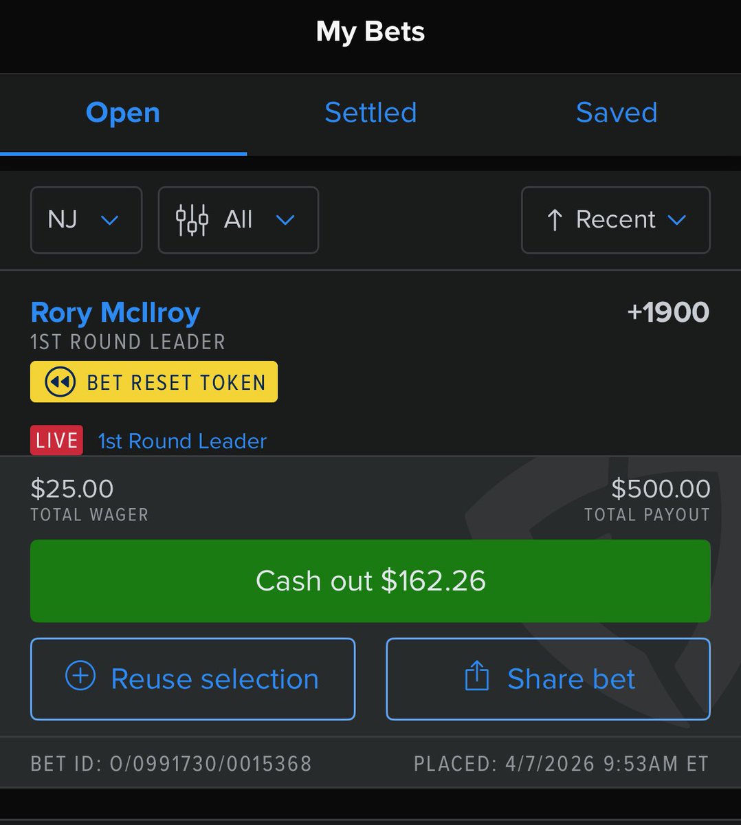 streetsorwateva's tweet photo. I don’t know anything about golf should I cash out? #masters Rory mcllroy https://t.co/CSo9yVsOfU