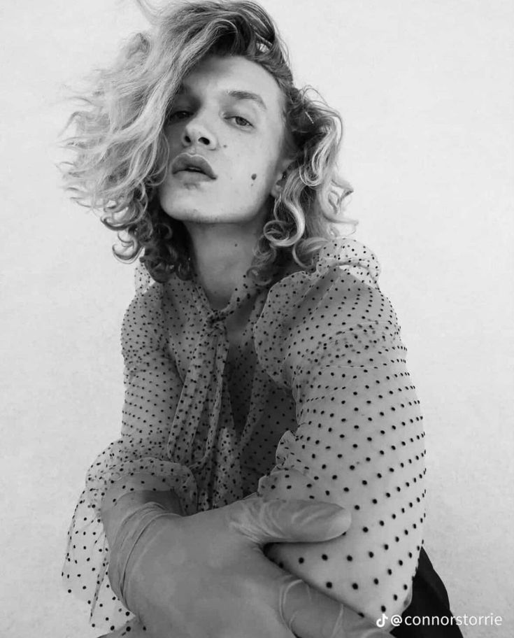 крёстная ведьма𓆸 tweet media