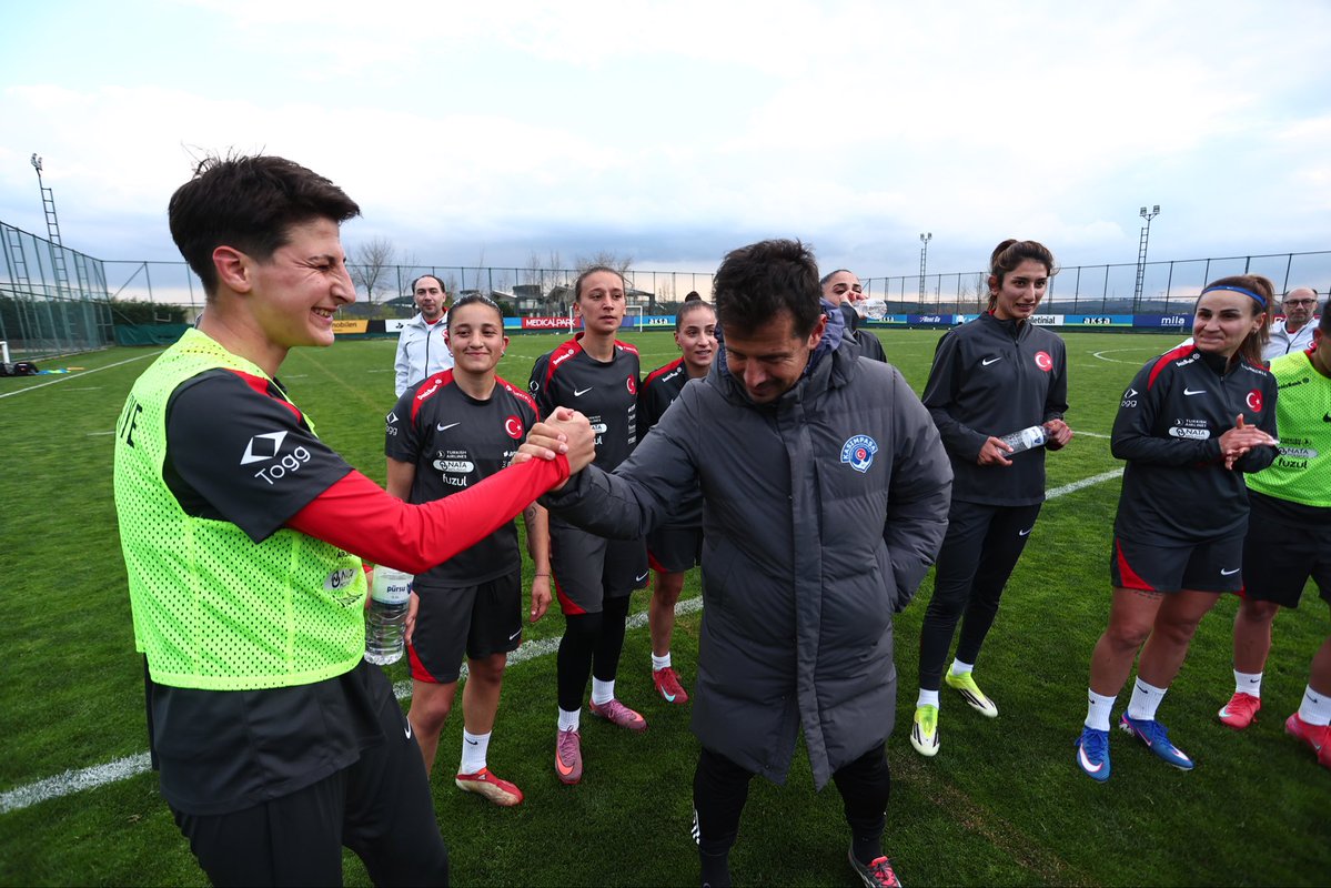 Türkiye #BizimÇocuklar 🇹🇷 tweet media