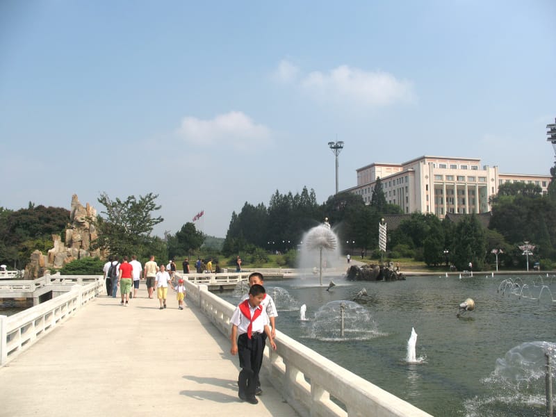 suяv🇩🇪📕☭ tweet media