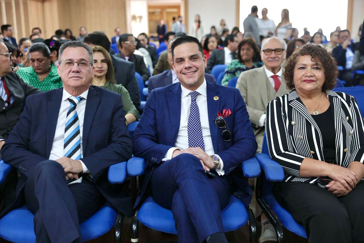 ces_ec's tweet photo. ➡️ | El presidente del CES, Dr. Fidel Márquez, y la consejera académica Ángela Calderón asistieron a la rendición de cuentas del Consejo de Aseguramiento de la Calidad de la Educación Superior - @Caces_Ec. https://t.co/wTAktcuS0q