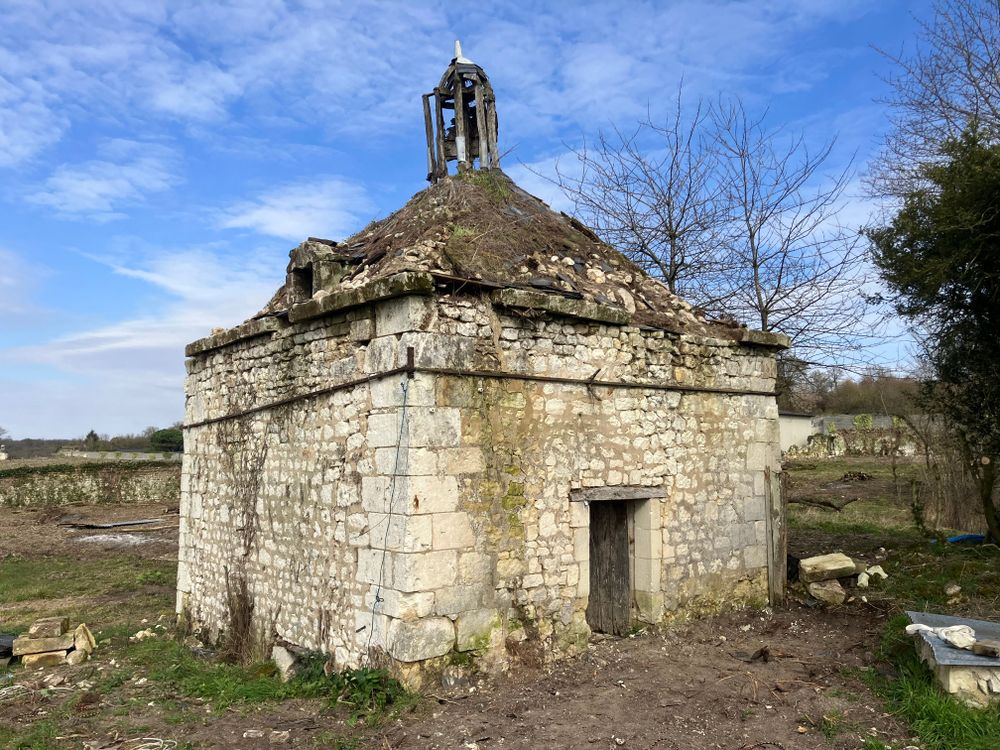 PatrimoineRural's tweet photo. Les propriétaires du pigeonnier de Foncluse à Roiffé (Vienne) ont lancé une campagne de financement participatif aux côtés de la Fondation du Patrimoine en vue de la restauration du bâtiment.
https://t.co/ZWOuJTqiJ4 / https://t.co/uDx5bPWuXS https://t.co/VSVInRDiNZ