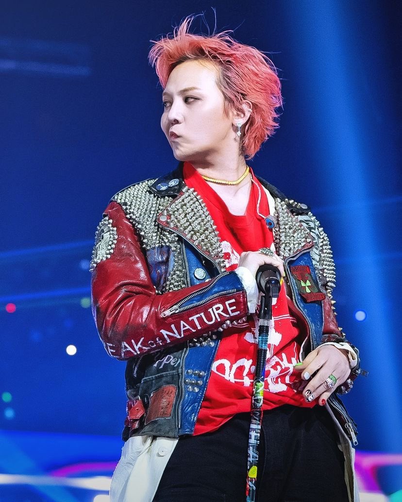 peachiyongxxx's tweet photo. peach hair jiyong appreciation post🍑

my favorite subset of orange hair jiyong https://t.co/MynnwqBLHU