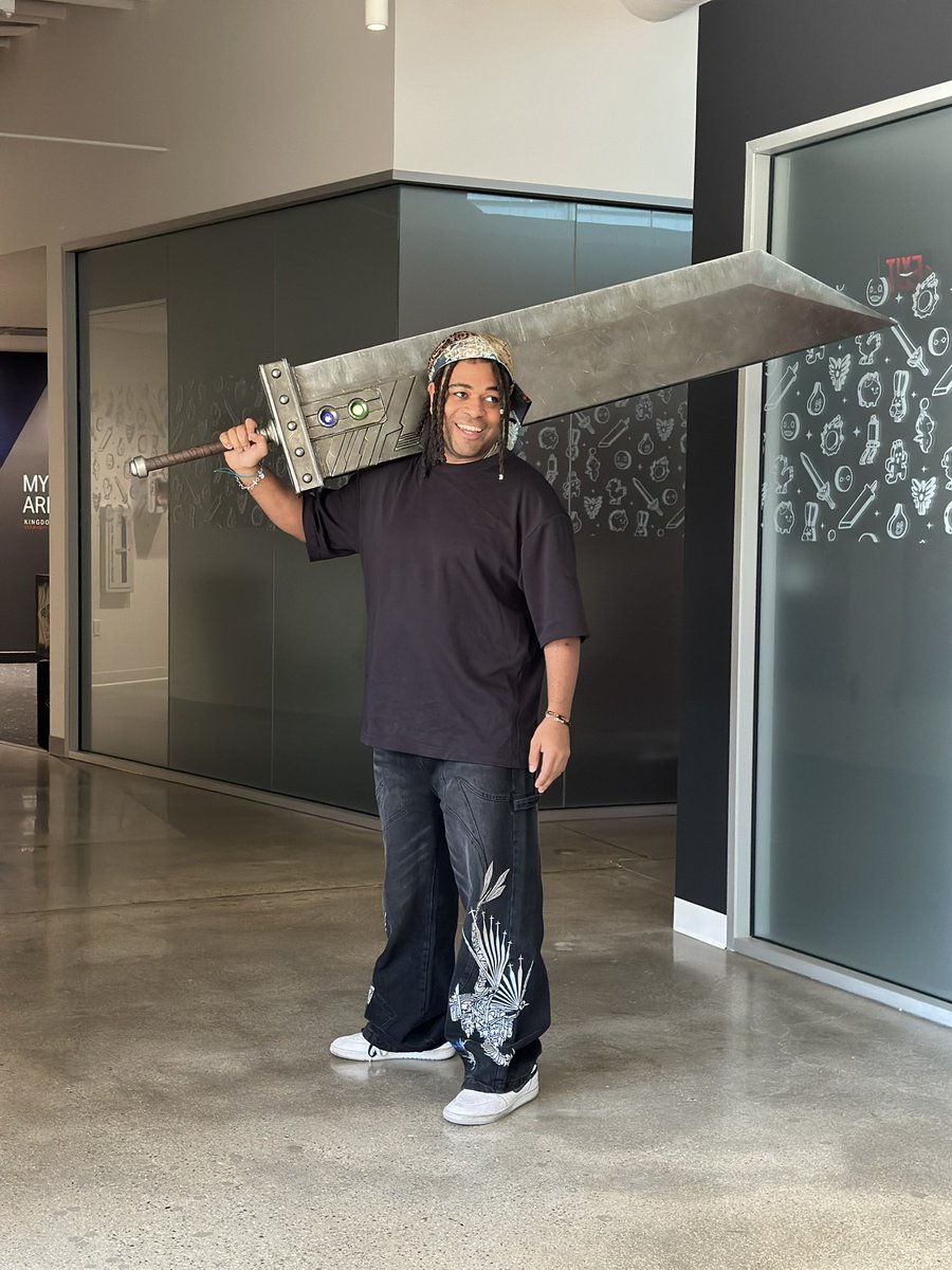 zeno robinson: a hot dog 🌭 tweet media