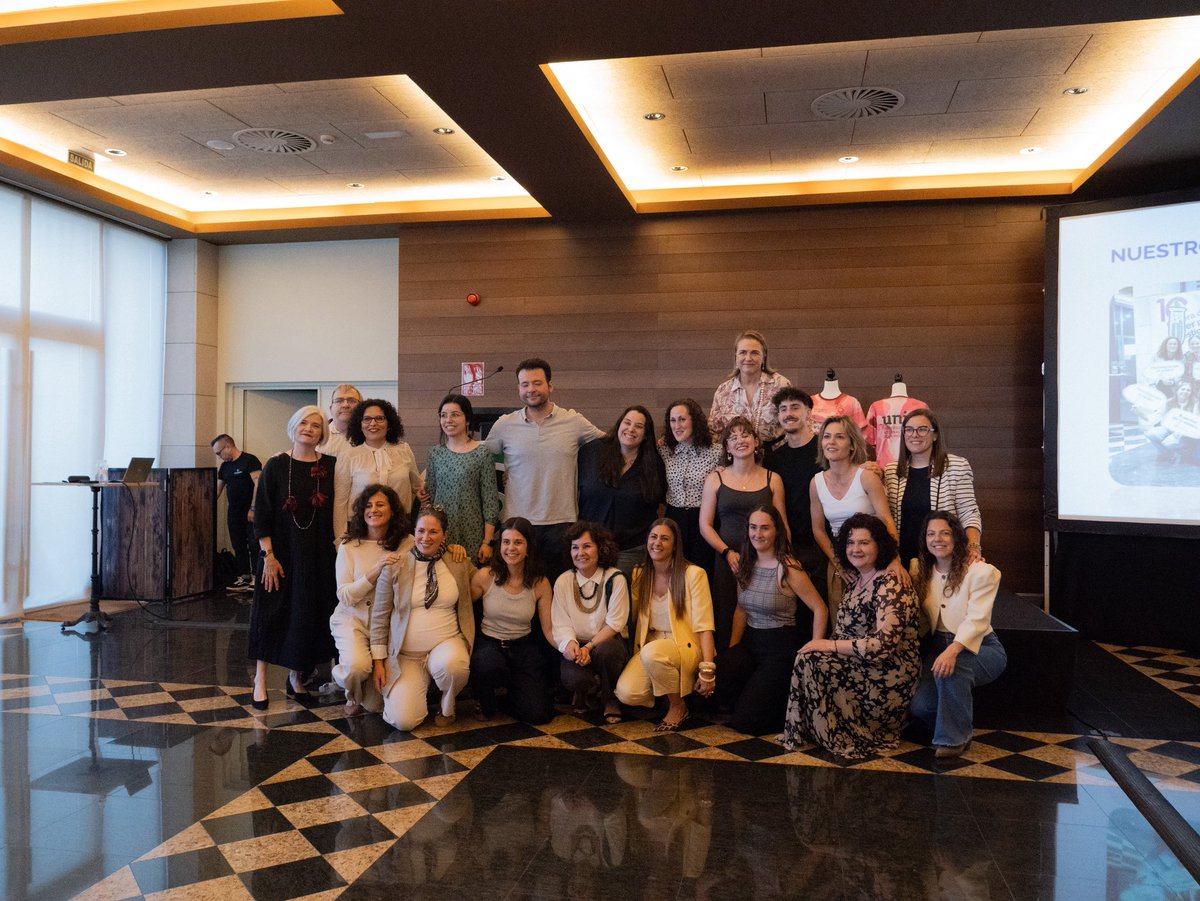 lariojaorg's tweet photo. 🩷 El presidente @CapellanGonzalo ha asistido a la presentación de la XI edición de la Carrera de la Mujer por la investigación @ContraCancerRIO. https://t.co/5mW9ZKYUJj