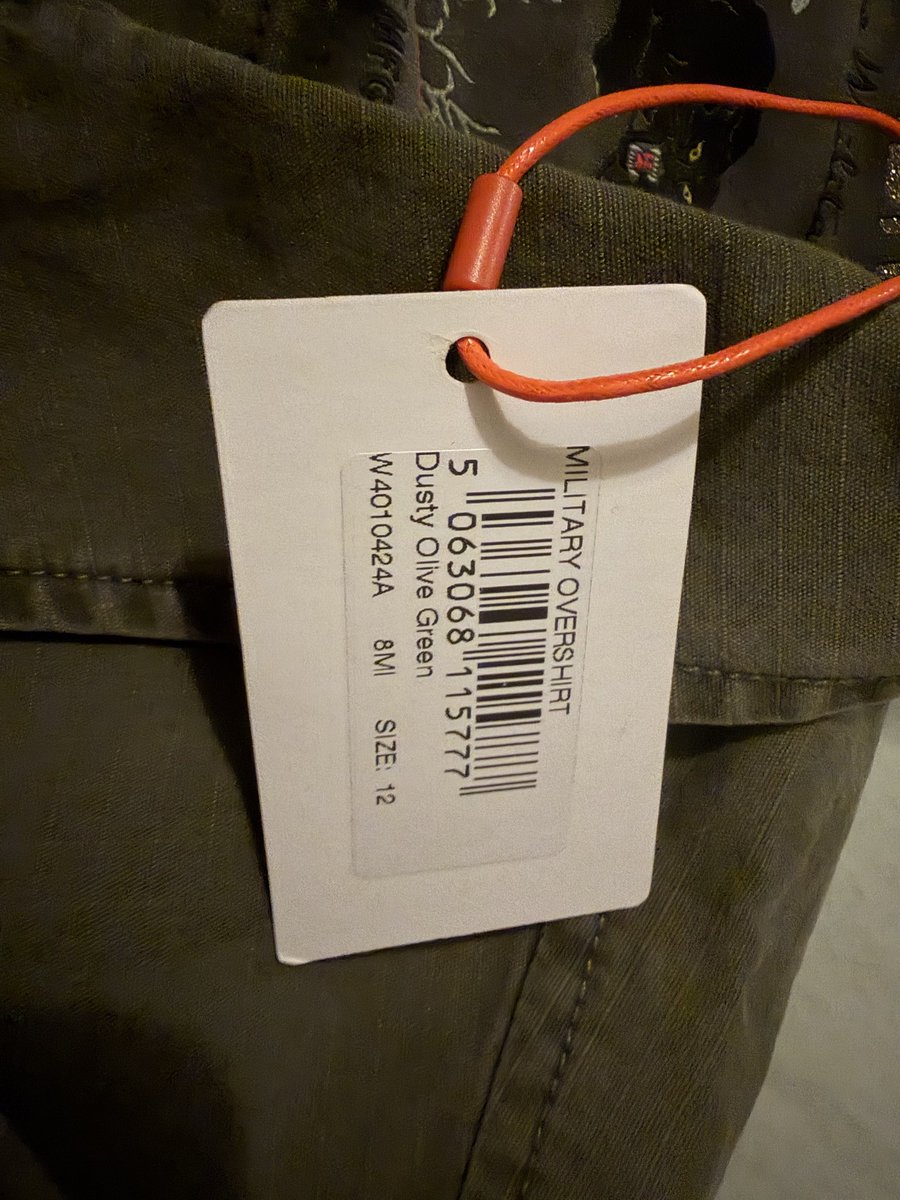 lynette_321's tweet photo. @Superdry I ordered the same shirt in 2 sizes and yet they’re different colours. What kind of quality check is this? https://t.co/EzDk673DZU