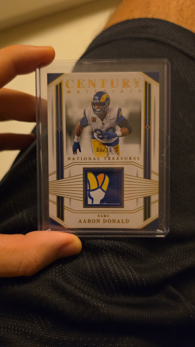 YaaggZ's tweet photo. @CardPurchaser Best D-lineman to ever do it https://t.co/BXXFZhEUkR