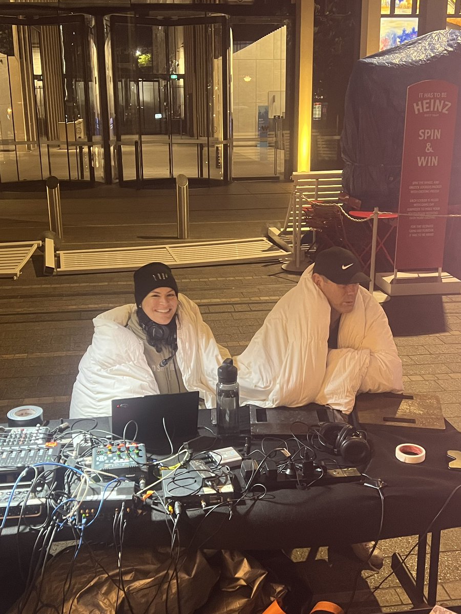 jarrodwalsh's tweet photo. It’s cold @davidking34 @kanecornes https://t.co/VjqbDgAkOU