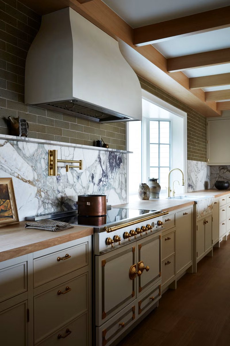JHicks_HomePro's tweet image. The cream-colored range with brass knobs is the showstopper in this kitchen - love it or leave it? Best Kitchen &amp;amp; Bath Remodeler#dogoodwork #kitchendesign #hgtv #kitchen #bathroom #homeimprovement #home #remodeling #remodel