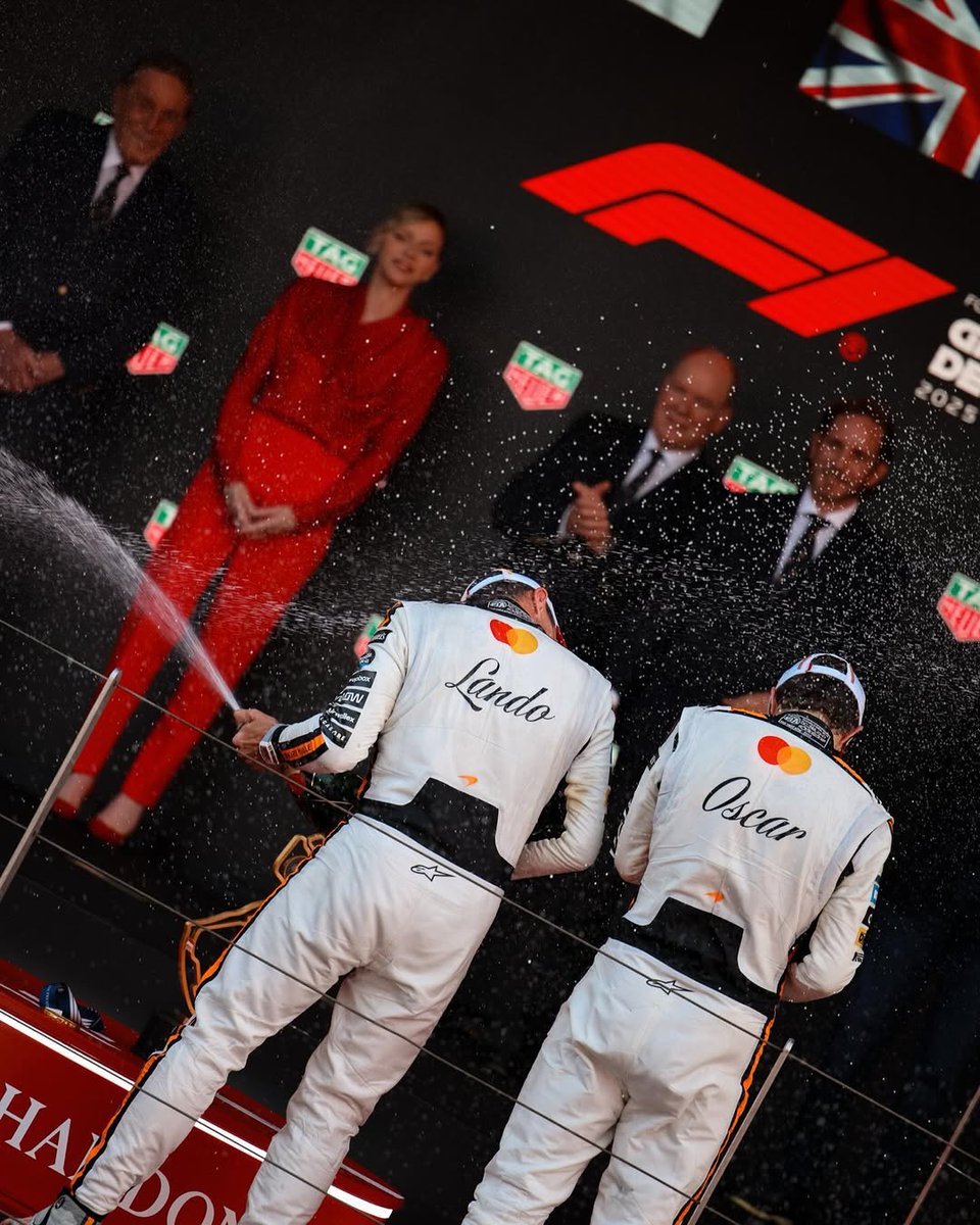 osclanders's tweet image. Generational photos specifically with their names on the back of the suits in the order of Landoscar too #iconic 🙂‍↕️🙂‍↕️